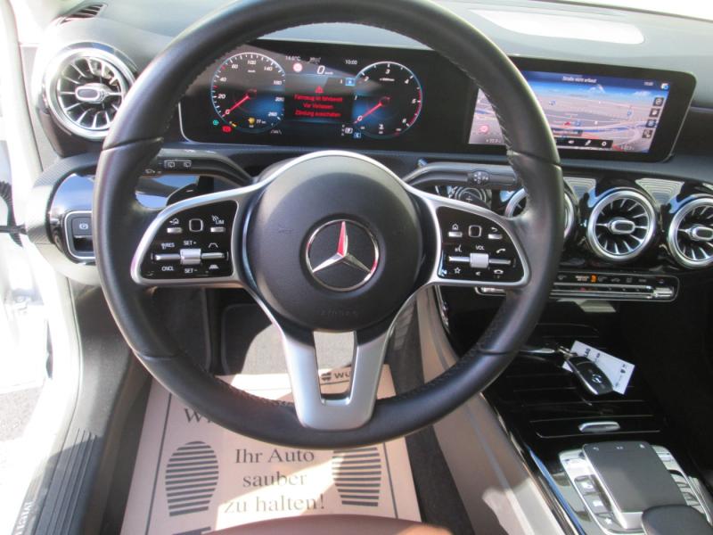 MERCEDES-BENZ A 220 d Aut.