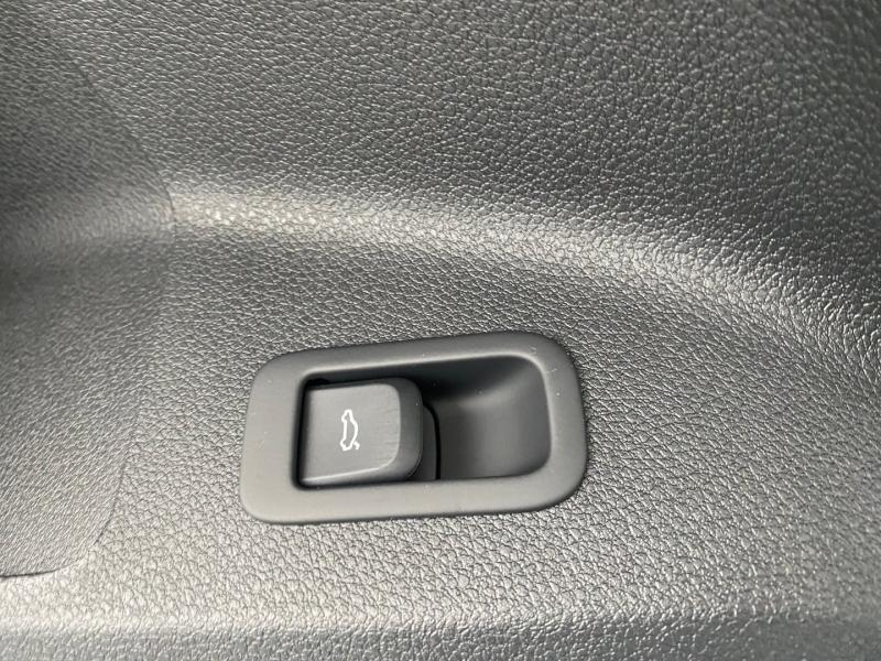 Audi Q2 30 TFSI admired