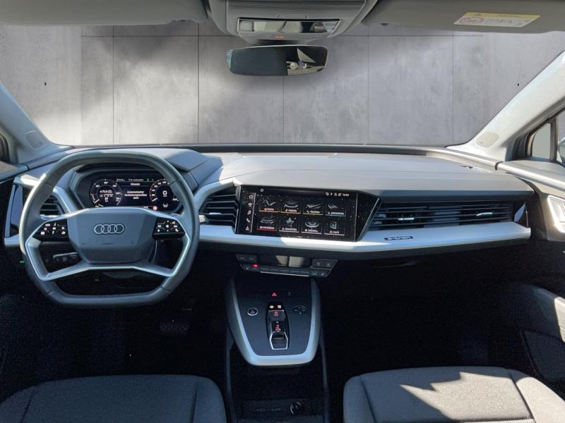 Audi Q4 45 e-tron quattro business