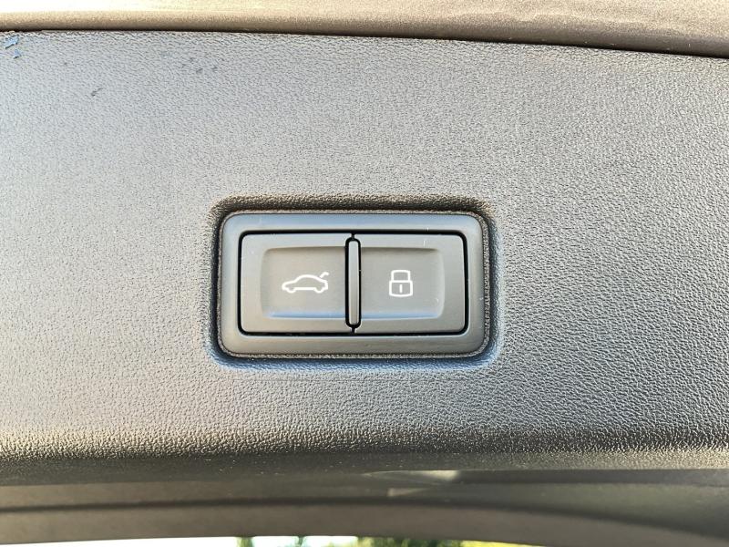 Audi Q4 45 e-tron quattro business