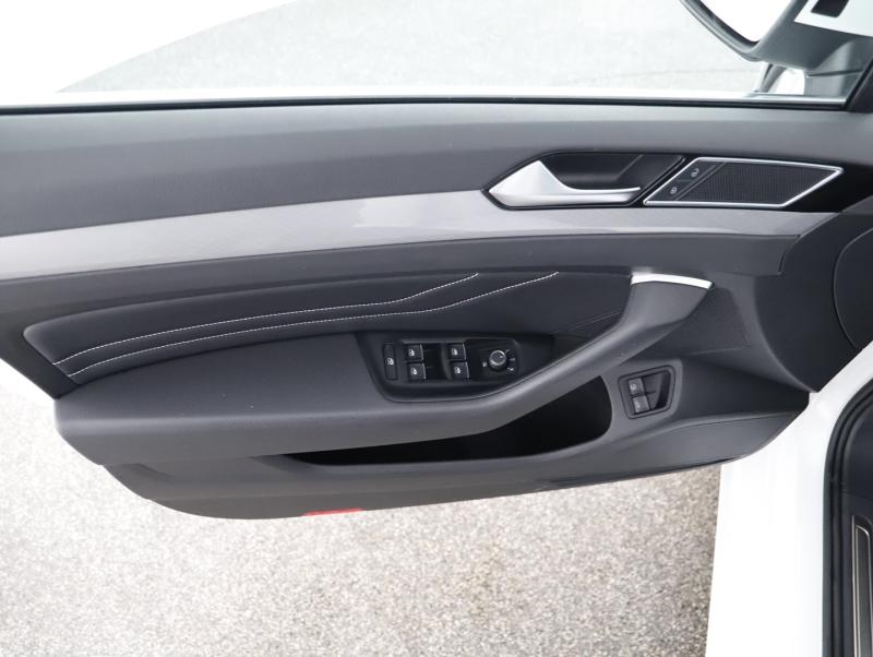 VW Passat GTE Variant