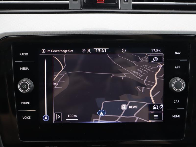 VW Passat GTE Variant