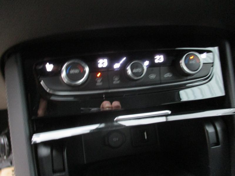 Opel GRANDLAND X ULT 1.6 PHE AT 300