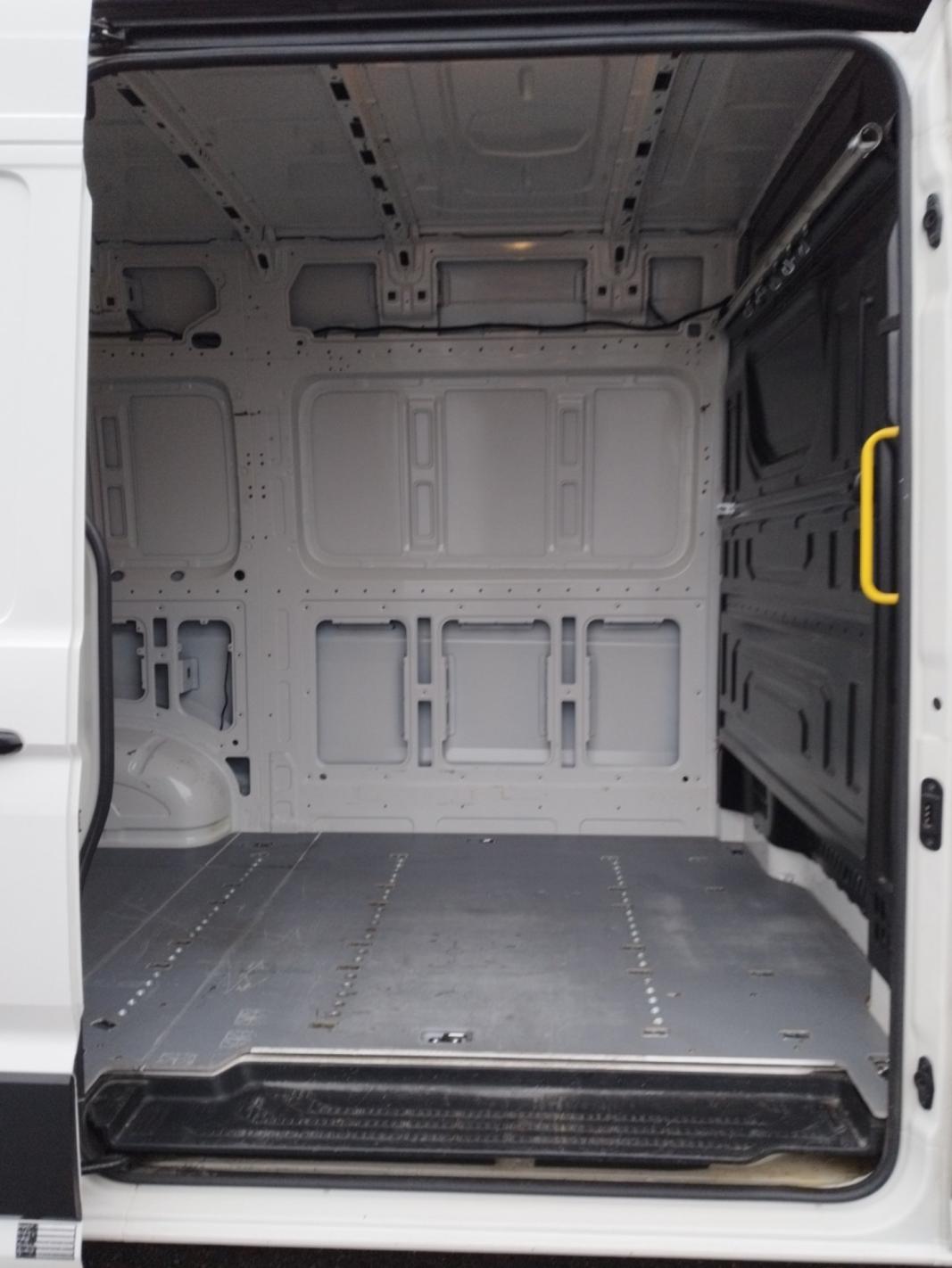 VW Crafter 35 Kastenwagen L3H3 TDI