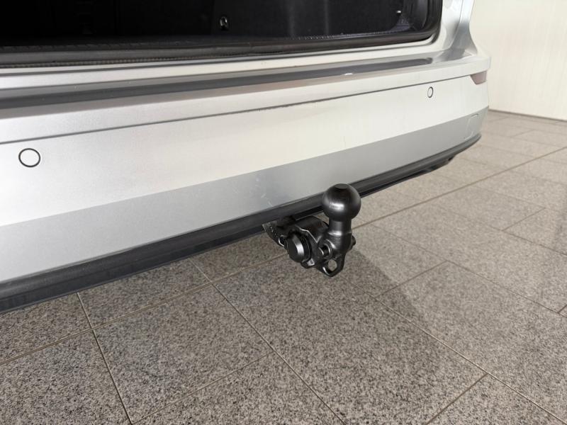 VW Golf Variant Life TDI