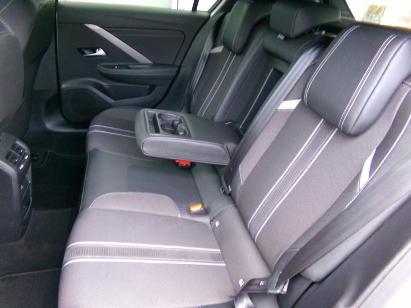 Opel ASTRA L 5T GS AT8 130P