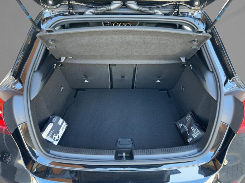 MERCEDES-BENZ A 220 4MATIC AMG-Line