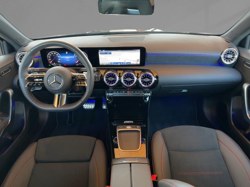 MERCEDES-BENZ A 220 4MATIC AMG-Line
