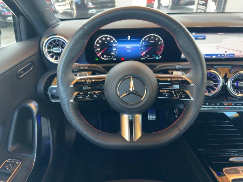 MERCEDES-BENZ A 220 4MATIC AMG-Line