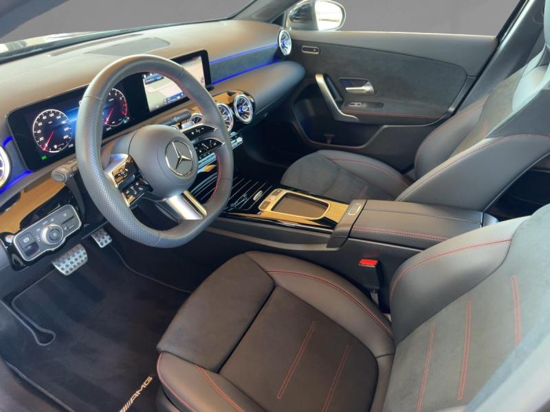 MERCEDES-BENZ A 220 4MATIC AMG-Line