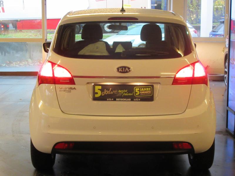 KIA Venga 16 MPI Silber Aut.