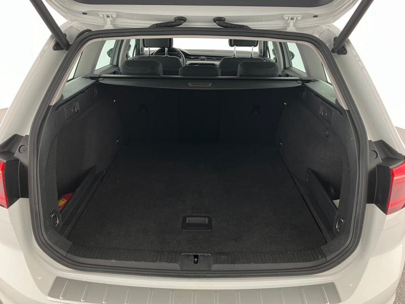 VW Passat Variant Business TSI