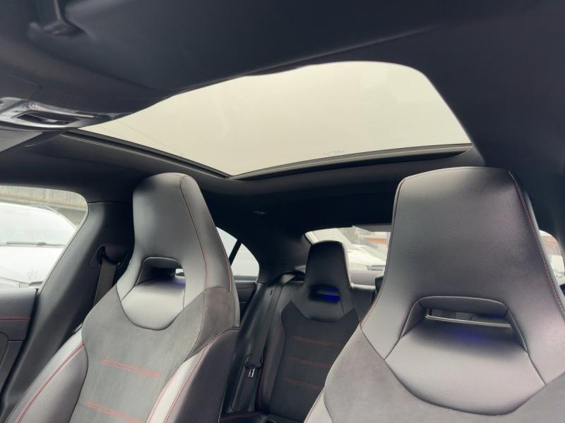 MERCEDES-BENZ CLA 200 Coupé AMG-Line