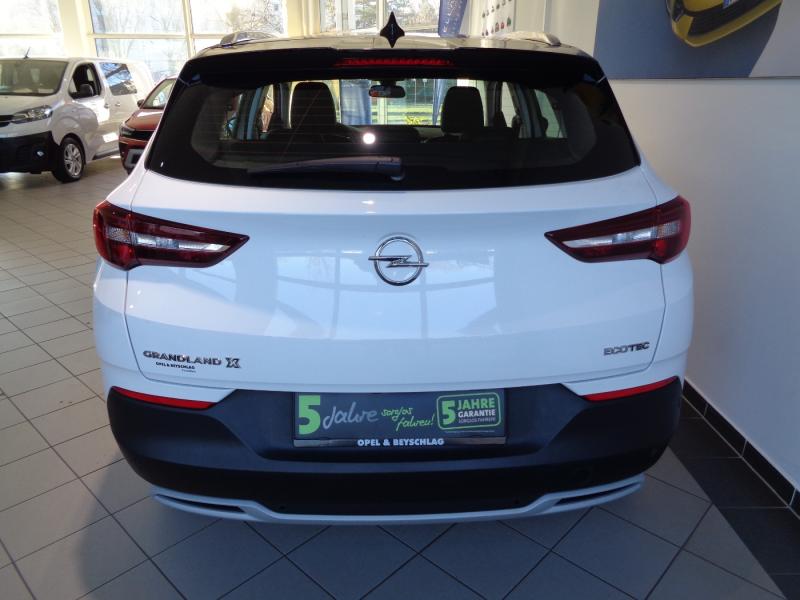 Opel GRANDLAND X BELE 1.2 S/S 130PS