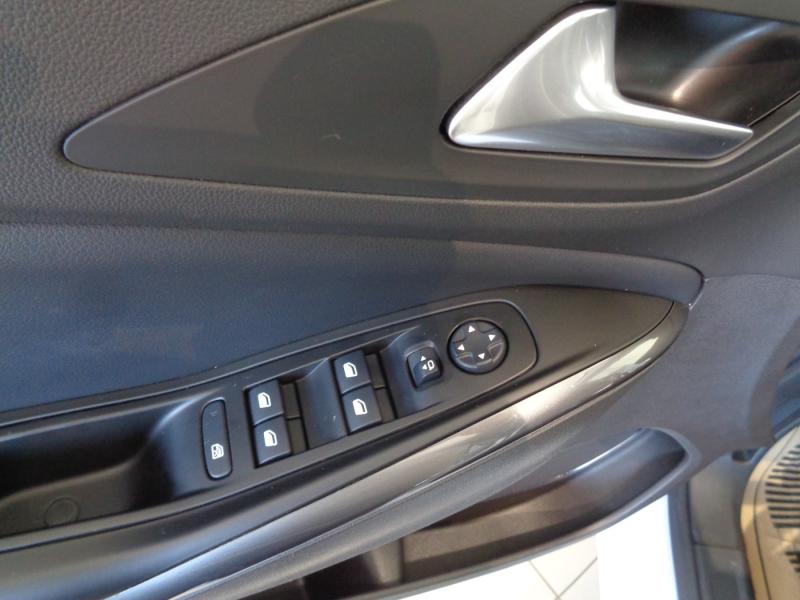 Opel GRANDLAND X BELE 1.2 S/S 130PS