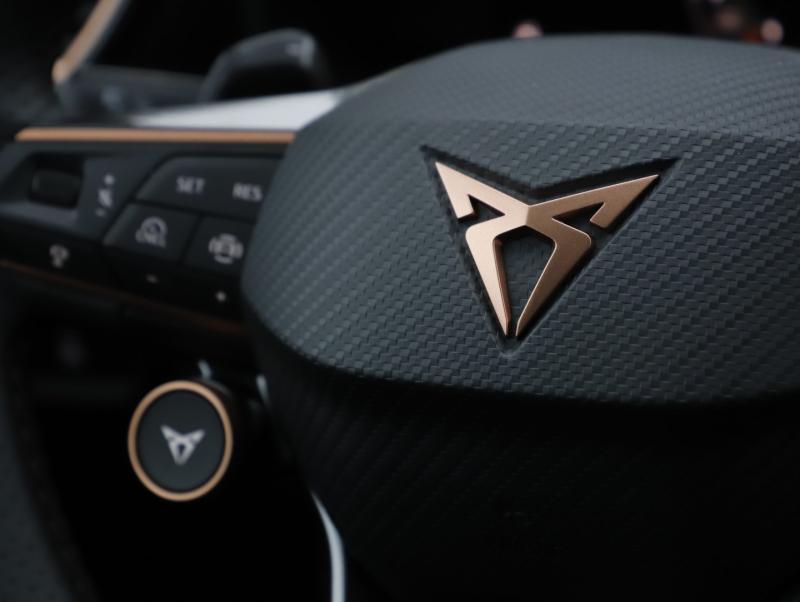 CUPRA Formentor e-HYBRID 204 PS DSG BlackEdit.