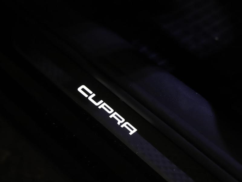 CUPRA Formentor e-HYBRID 204 PS DSG BlackEdit.