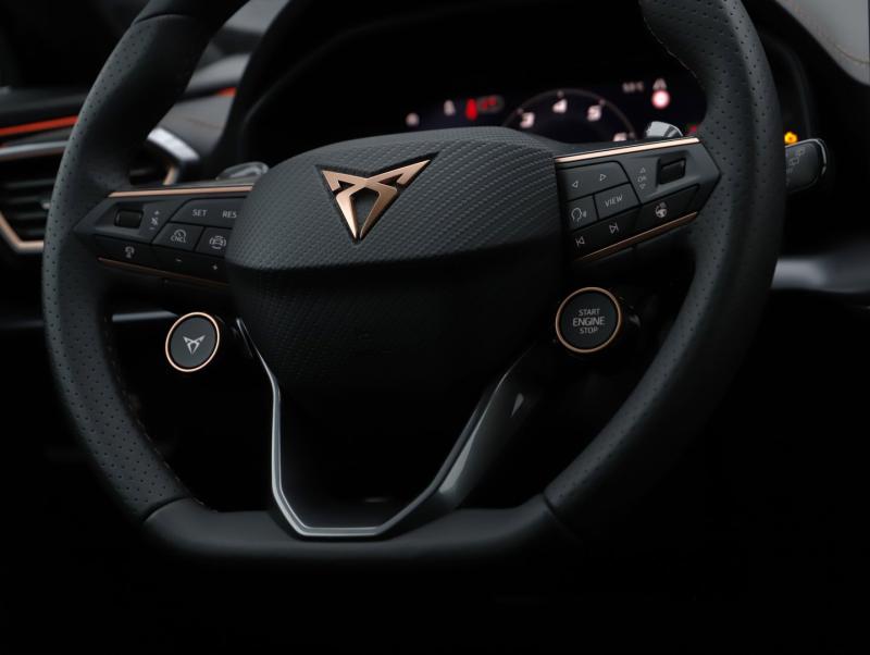 CUPRA Formentor e-HYBRID 204 PS DSG BlackEdit.