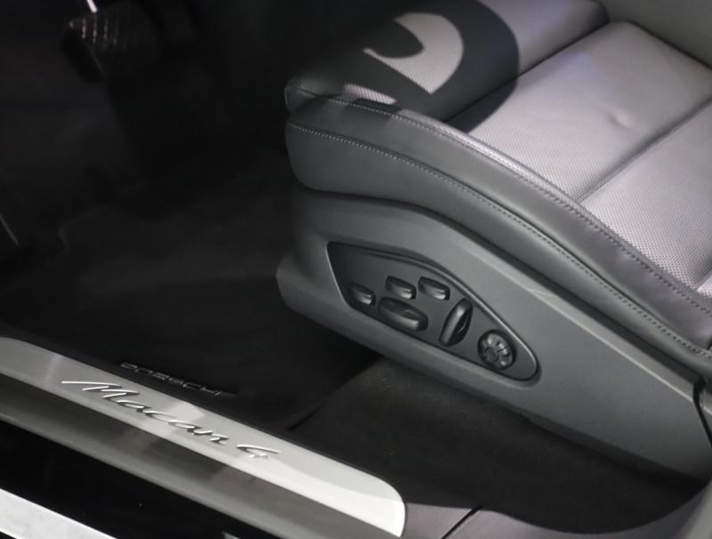Porsche Macan 4