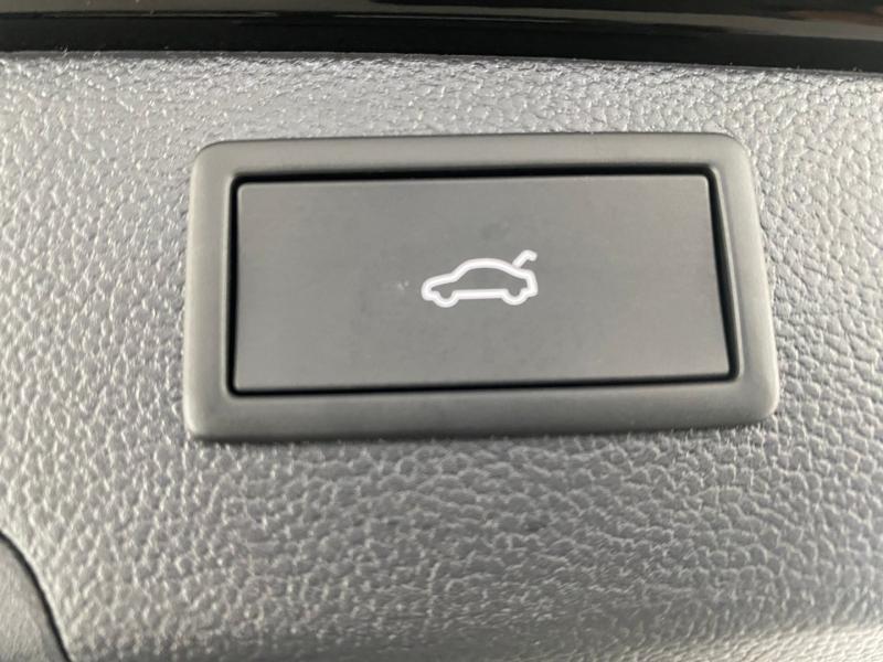 VW Passat Variant Elegance eHybrid 150kW