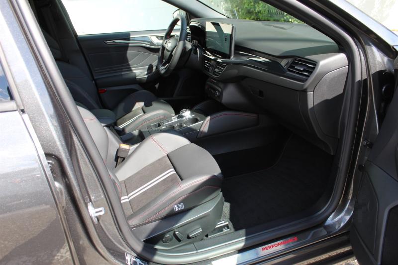 Focus ST-X Traveller 2.3EcoBoost 280PS A8