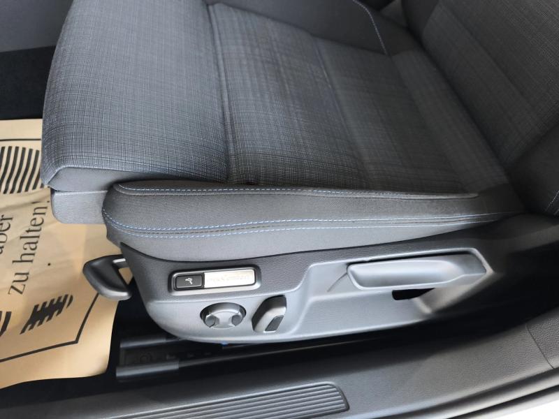 VW Passat Variant GTE