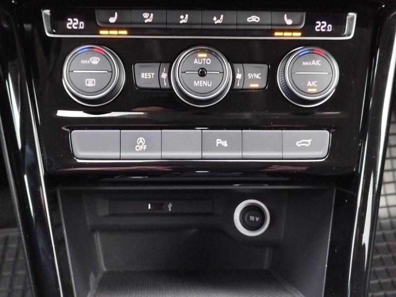 VW Touran Highline TSI ACT OPF DSG 5-Sitzer