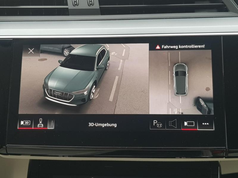 Audi Q8 50 e-tron quattro business