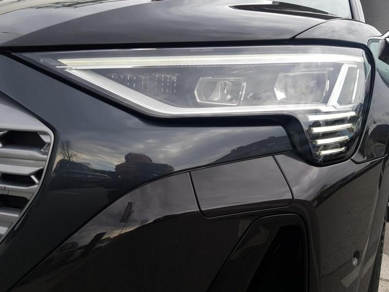 Audi Q8 50 e-tron quattro business