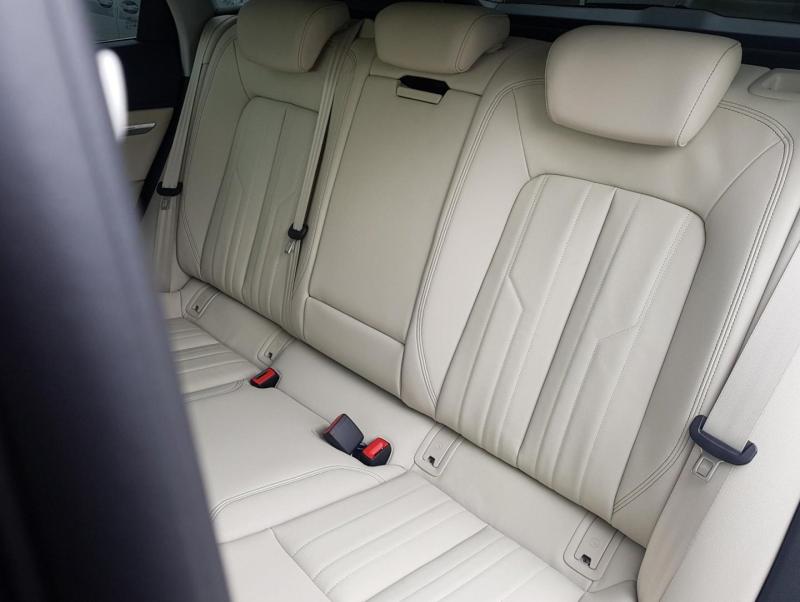 Audi Q8 50 e-tron quattro business