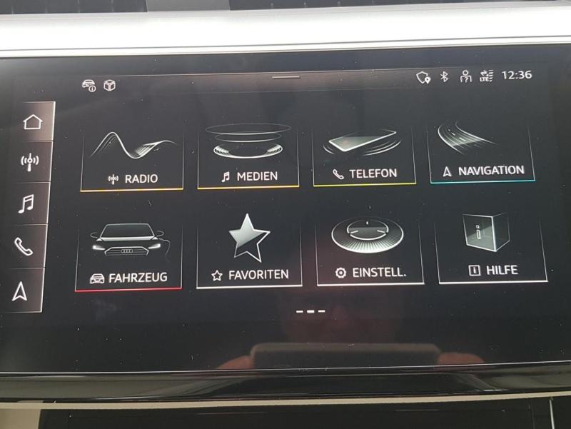 Audi Q8 50 e-tron quattro business