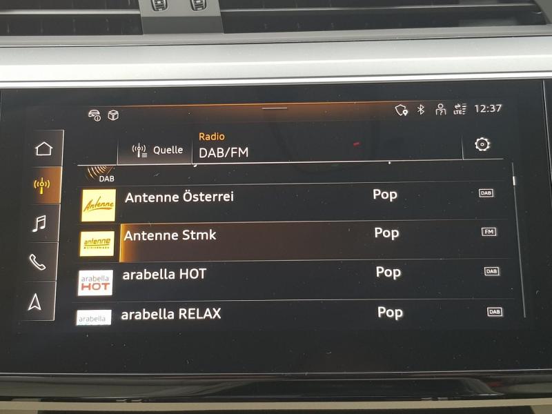 Audi Q8 50 e-tron quattro business