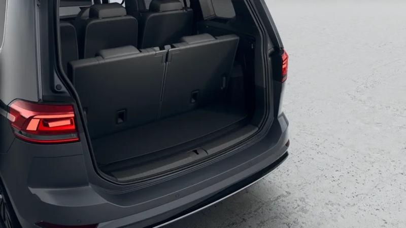 VW Touran R-Line TSI DSG