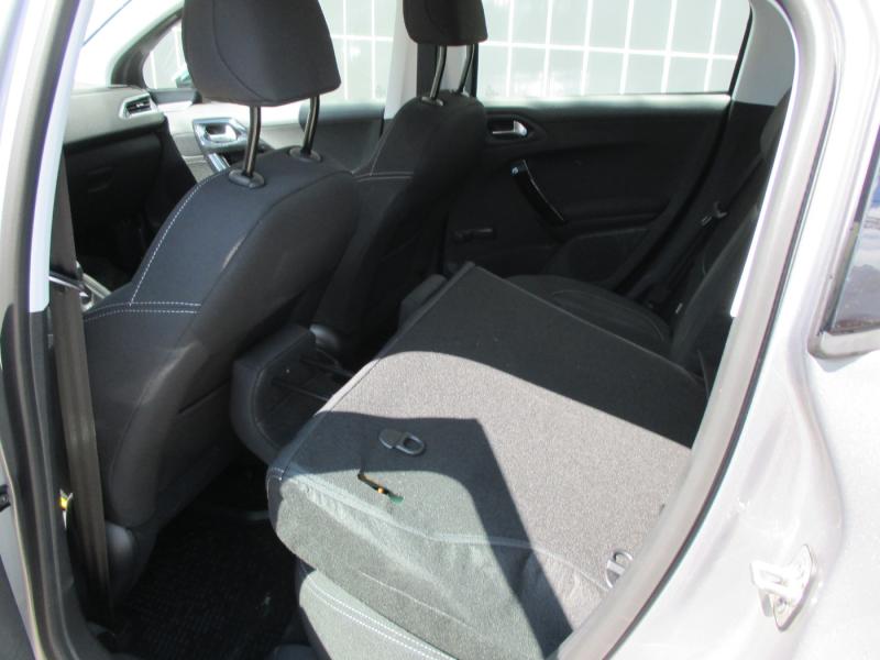 Peugeot 208 Allure 1.2 PureTech 110 SS EAT6