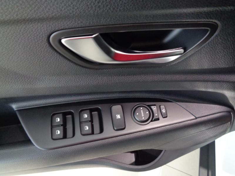 KIA STONIC/SIL/1.0 TGDI/MT6/100