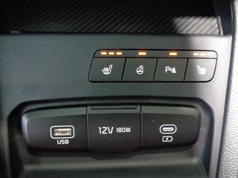 KIA STONIC/SIL/1.0 TGDI/MT6/100