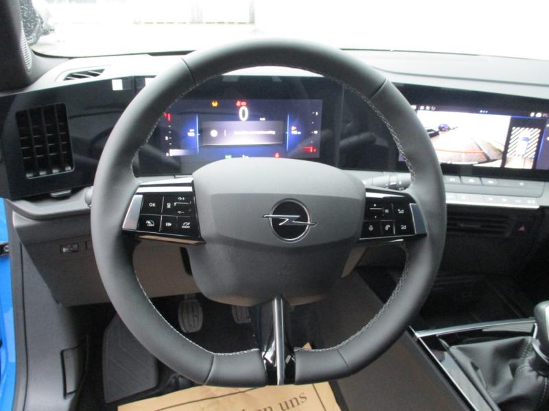 Opel ASTRA 1.2 130PS