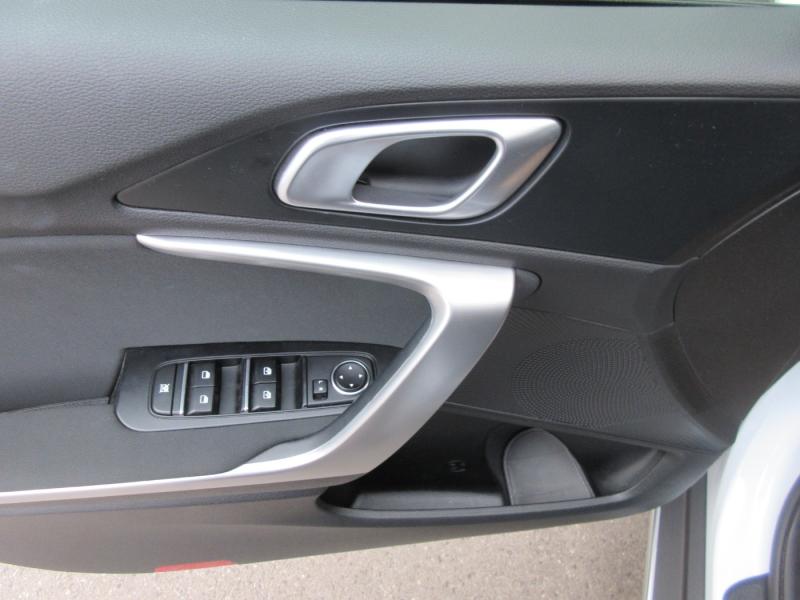 KIA XCEED/SIL/1.0 TGDI/MT6/100