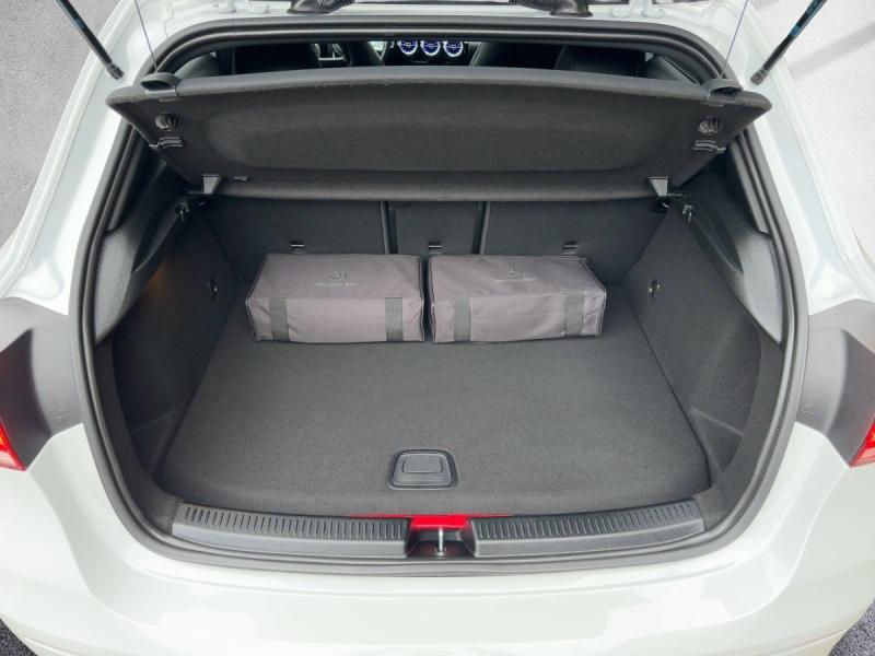 MERCEDES-BENZ A 250 e AMG-Line