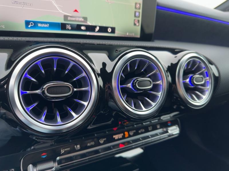 MERCEDES-BENZ A 250 e AMG-Line