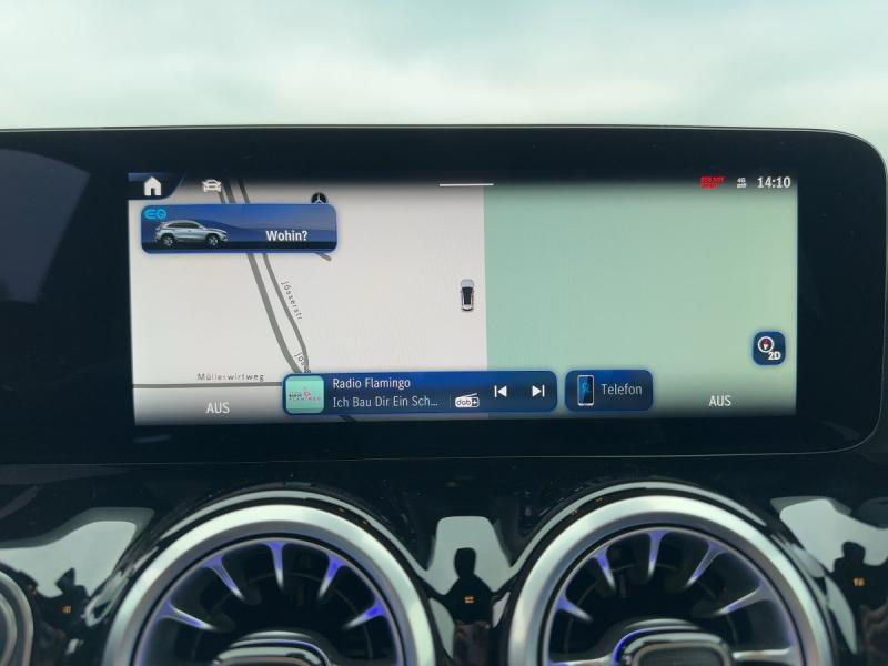 MERCEDES-BENZ EQA 300 4MATIC