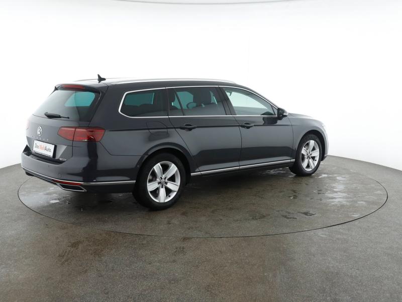 VW Passat Var. Elegance TDI SCR 4MOTION DSG