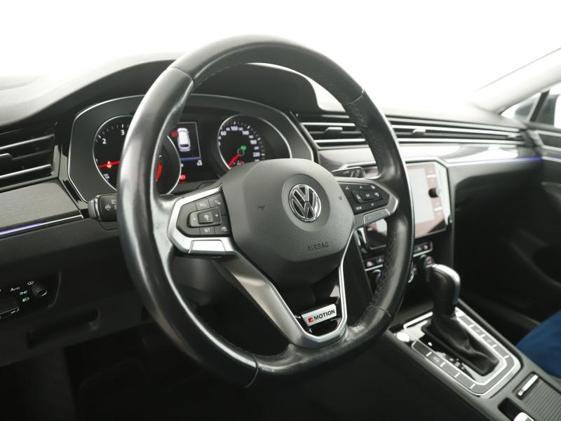 VW Passat Var. Elegance TDI SCR 4MOTION DSG