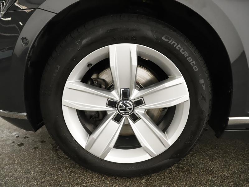 VW Passat Var. Elegance TDI SCR 4MOTION DSG