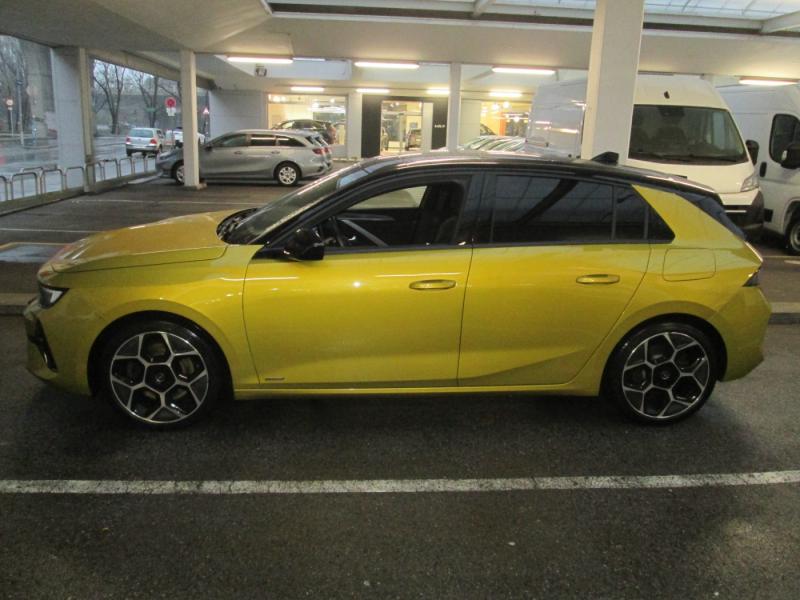 Opel ASTRA ULT 1.6 PHE AT8 180PS