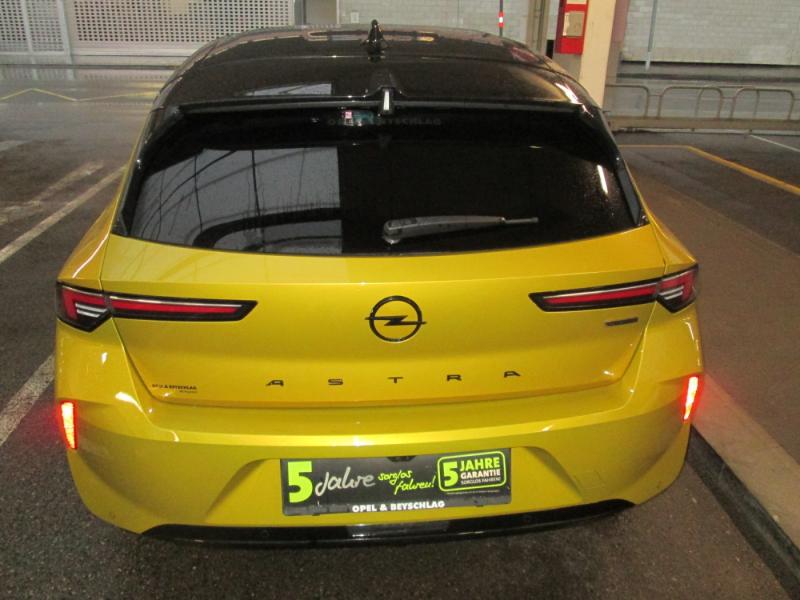 Opel ASTRA ULT 1.6 PHE AT8 180PS