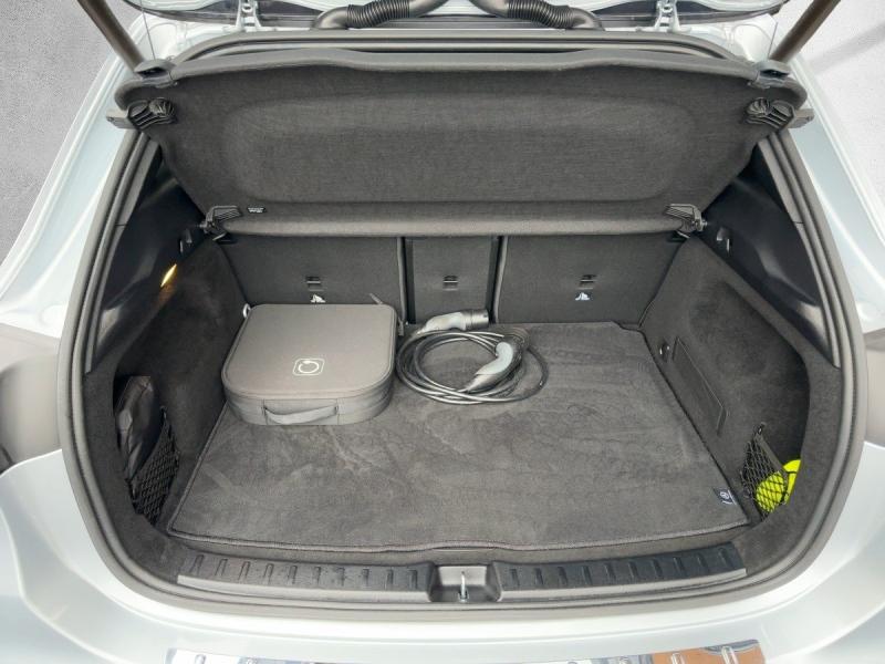 MERCEDES-BENZ EQA 300 4MATIC